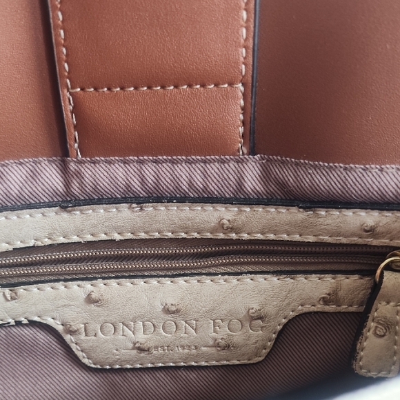 London Fog Cream and Brown Crossbody Bag with Textured Design - Picture 2 of 13